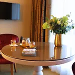 The Rose 4*
