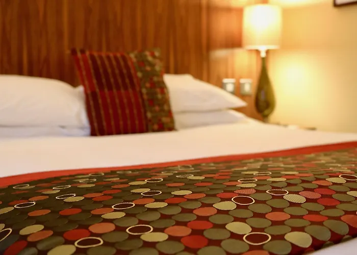 Отель The Rose Трали