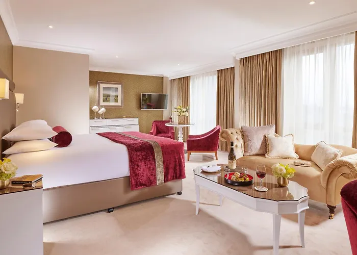 The Rose Отель Трали