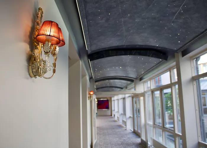 The Rose 4* Трали