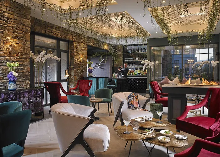 Отель The Rose 4*