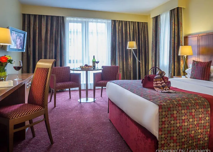 The Rose Отель Трали