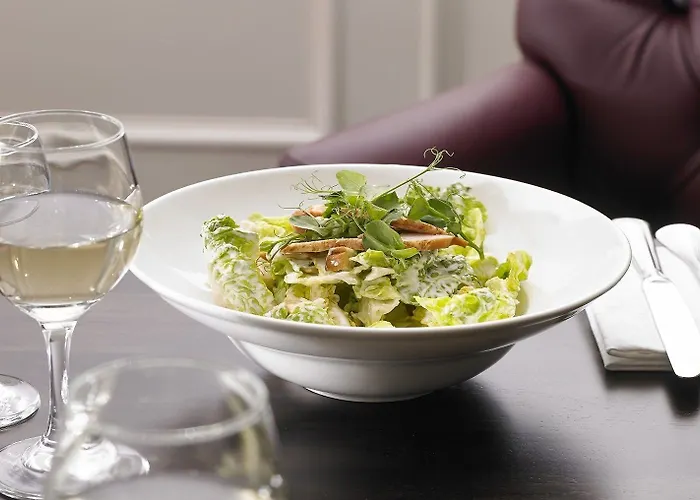 The Rose Отель Трали